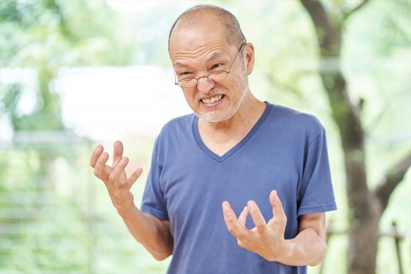 【悲報】　７１歳ジジイ、フードコートで大暴れ「井上尚弥とモハメド・アリ以外だったら誰でも倒せる」