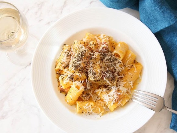 【悲報】日本のカルボナーラ、もうめちゃくちゃｗｗｗｗｗｗｗｗｗ