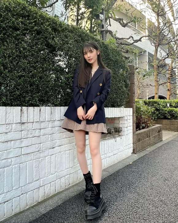 【画像】 道重さゆみちゃん(29)、11月なのに美脚ミニスカートｗｗｗｗｗｗｗｗ