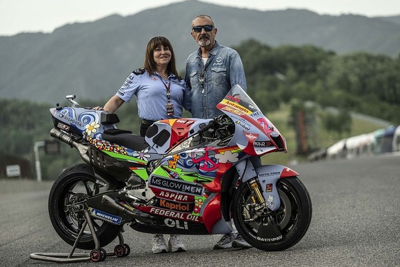 【驚愕】イタリアのバイクレーサー、日章旗の鉢巻を付けた結果、中国がブチギレて解雇要求 →チーム「お前が消えろ」