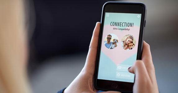 【速報】女さん「既婚者専用マッチングアプリで出会った男に襲われたの、助けて????」