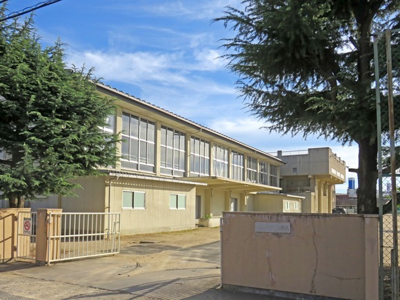 【朗報】「小1の壁」対策で小学校の校門を午前7時から開放 →関西初の取り組みｗｗｗｗｗｗｗｗ