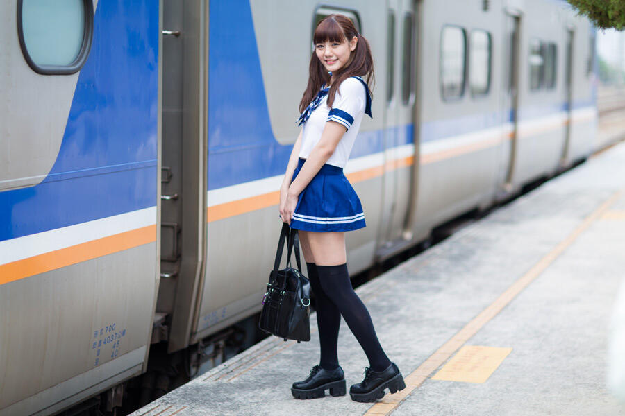 悲報 電車で女子高生の隣に座ってしまった男の末路wwwwwwwww なんjクエスト 悲報 電車で女子高生の隣に座ってしまった男の末路wwwwwwwww なんjクエスト