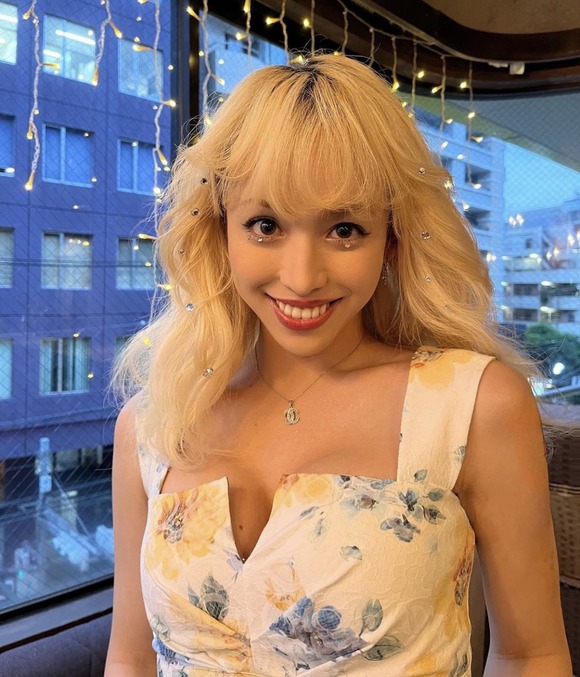 【超画像】　りゅうちぇる、谷間ができる