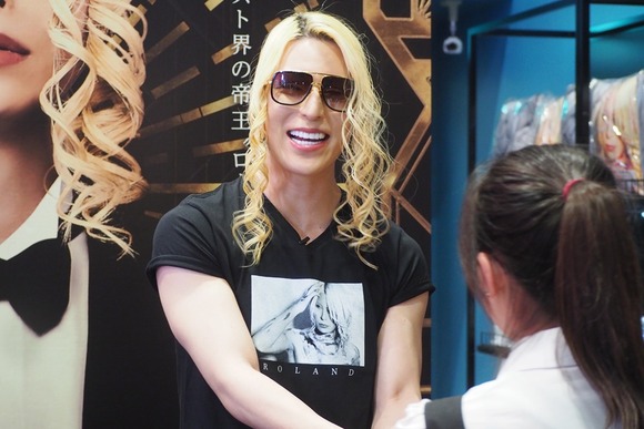 【画像】ローランド様の卒アルｗｗｗｗｗｗｗｗｗｗｗｗｗｗｗ