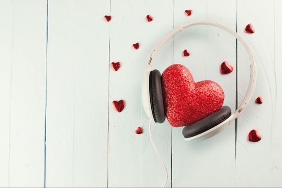 【悲報】音楽業界「最近恋愛の曲が売れなくなった、なんでか分かりません」