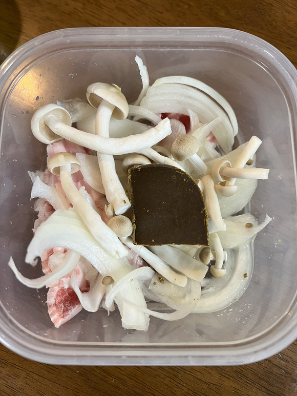 【画像】女さんが作ったカレー、やばすぎるｗｗｗｗｗｗｗｗｗｗｗｗ