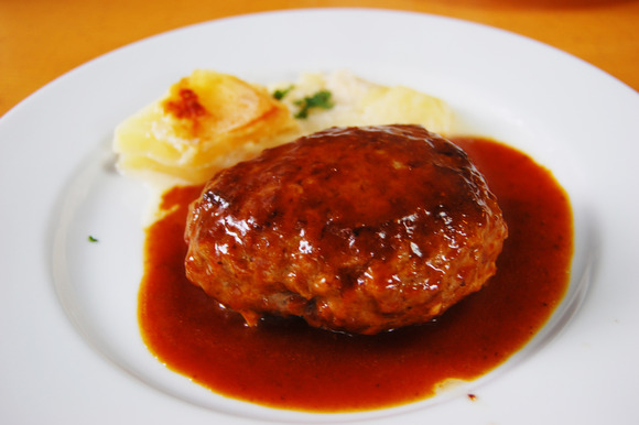 【悲報】　女さん「男なんてカレーと唐揚げとハンバーグだけ出しとけばいい」