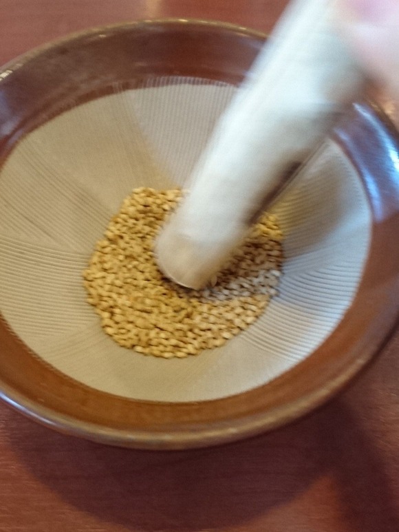 【画像】とんかつ屋さん、客にごまを擦らせてしまうｗｗｗｗｗｗｗｗｗｗｗｗｗｗｗｗｗｗ