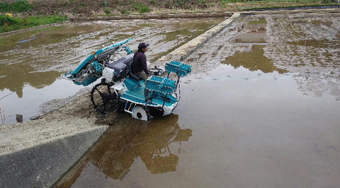 田植え機02