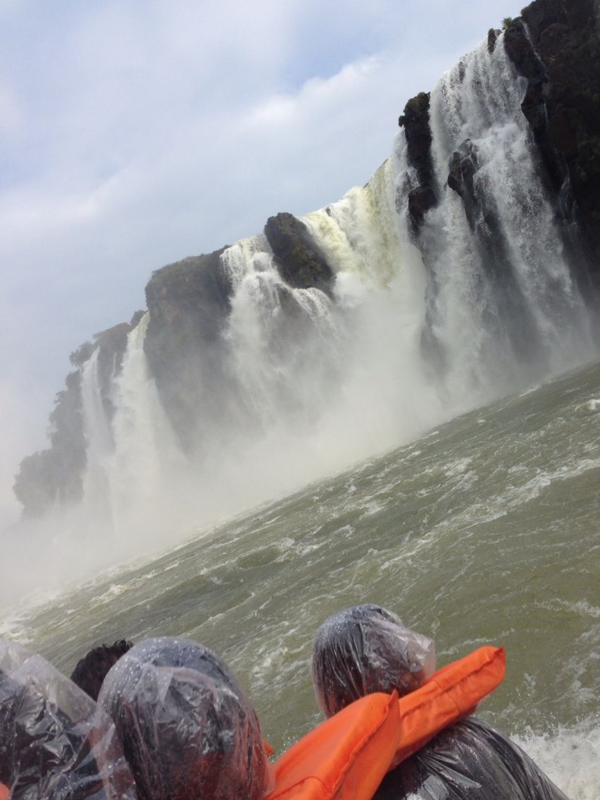 ブラジル旅行記 3 スリル満点 滝につっこむボートツアー イグアス編 コロンビアどきどき国際協力