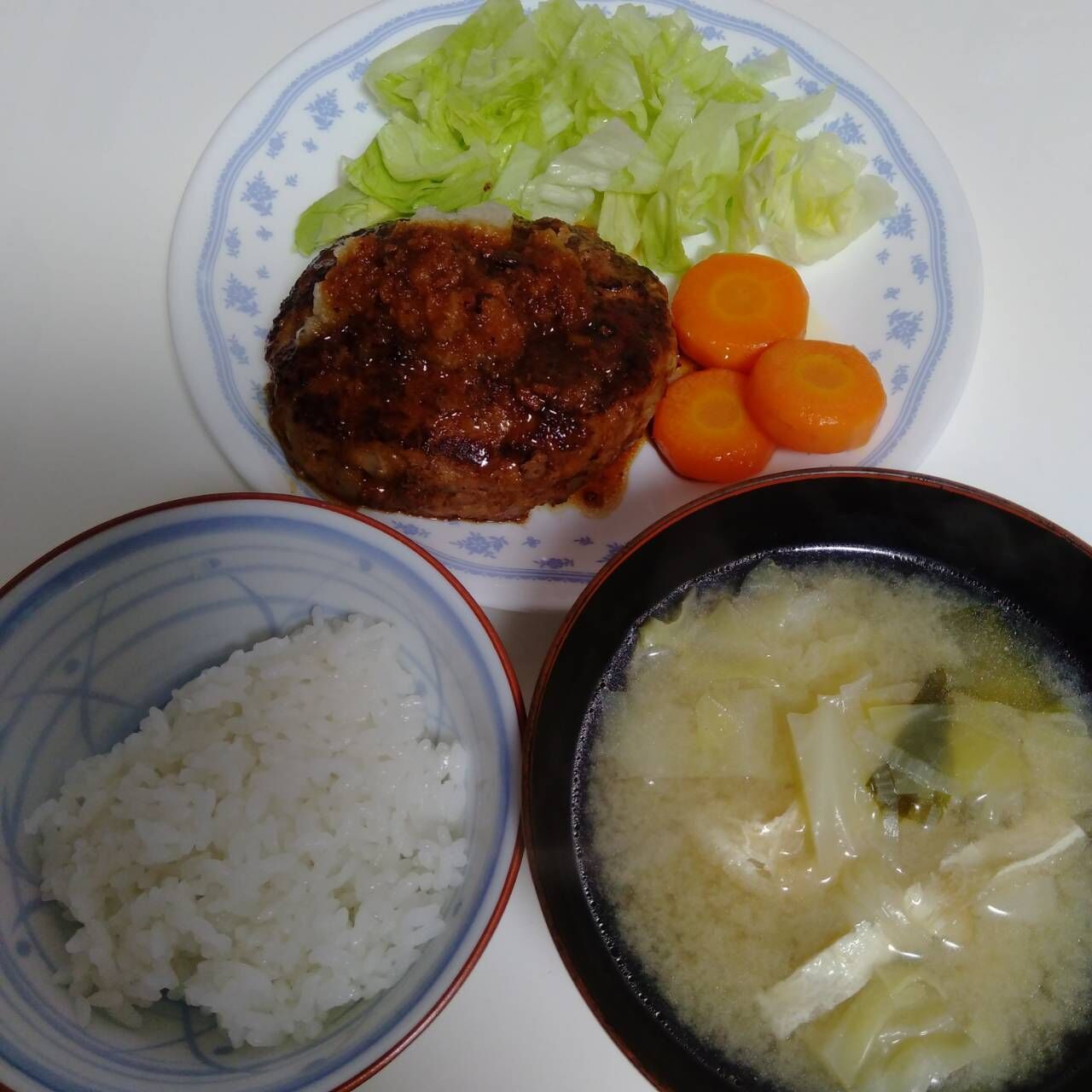 昨日は照り焼きハンバーグ 今日のお弁当ハンバーグは 私の食卓日記 昨日は照り焼きハンバーグ 今日のお弁当ハンバーグは 私の食卓日記