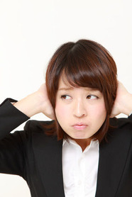 未婚=不幸の決めつけはうんざり。独身であることへの無神経発言から心を守る方法教えます