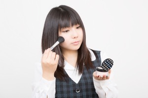 同じ女だからこそ思う、若すぎ!古すぎ!と思うメイク