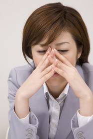 辛いのは「生理前」。PMS(月経前症候群)の悩み