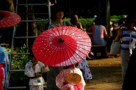 浴衣姿は、しっとりとした雰囲気の大人の女性の方が魅力的に見えるものだ