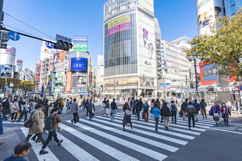 shibuya-scramble-crossing-2_medium