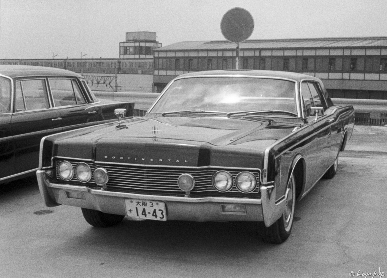 新大阪駅のリンカーン コンチネンタル 01 Koyapop S Library Beautiful Cars 1