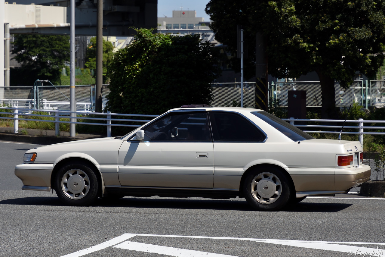Nissan leopard y33