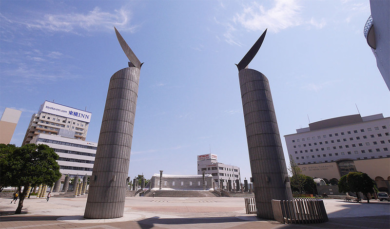 日立シビックセンター新都市広場(田中信太郎作品)