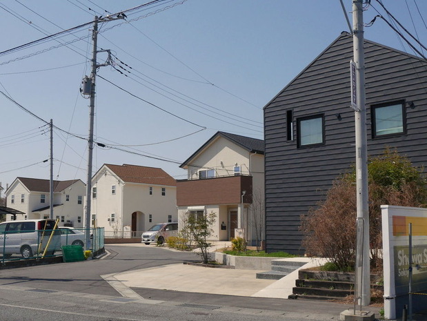 旧日立電鉄線跡地<鮎川駅跡地に建設された住宅団地>