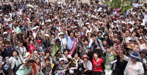 長沢ひろあき候補と聴衆