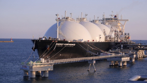 �������LNG���󥫡�