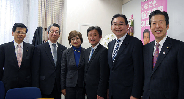 山口代表、石井政調会長と茨城県議団
