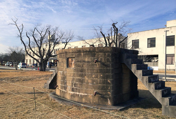 旧筑波海軍航空隊の司令部庁舎と号令台
