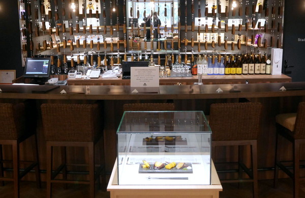 干し芋Bar併設の熟成専門店「おいも熟成蔵」