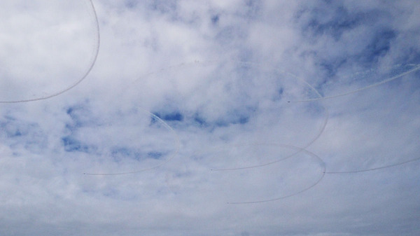 航空自衛隊ブルーインパルスの訓練飛行