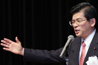 石井啓一党政調会長