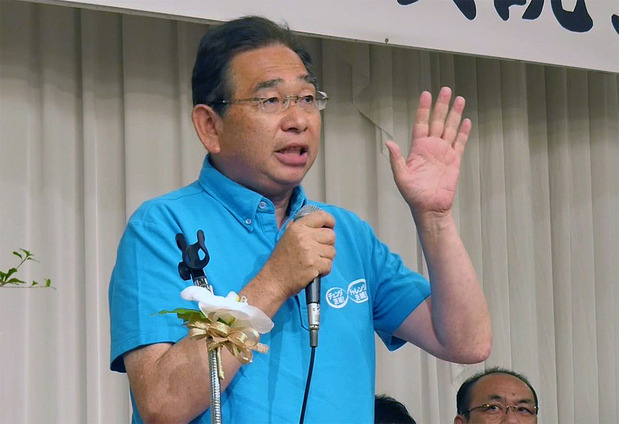 大井川かずひこ個人演説会で挨拶する井手よしひろ義弘県議