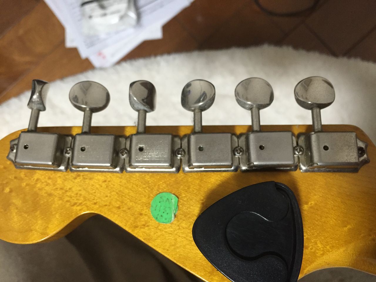 ペグの交換 ドメのギターリペアブログ ペグの交換 ドメのギターリペアブログ