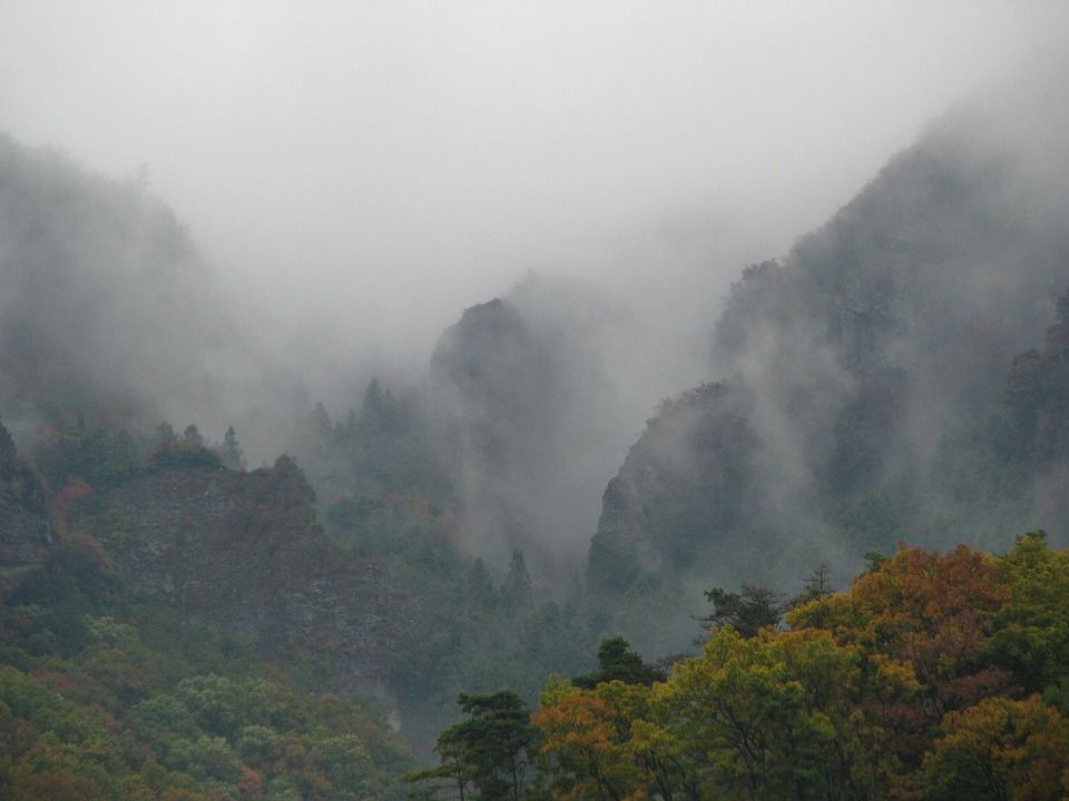 霧と紅葉の日本三大渓谷美 寒霞渓 Domojapan