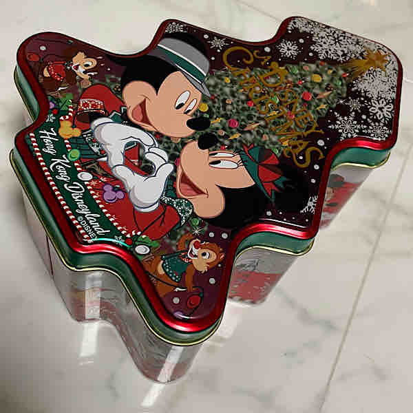 ディズニー関連商品 Memorable Merchandise 香港ディズニーランドのクリスマスシーズンのお菓子 の缶 No Disney No Life ディズニー関連商品 Memorable Merchandise 香港ディズニーランドのクリスマスシーズンのお菓子 の缶 No Disney No Life