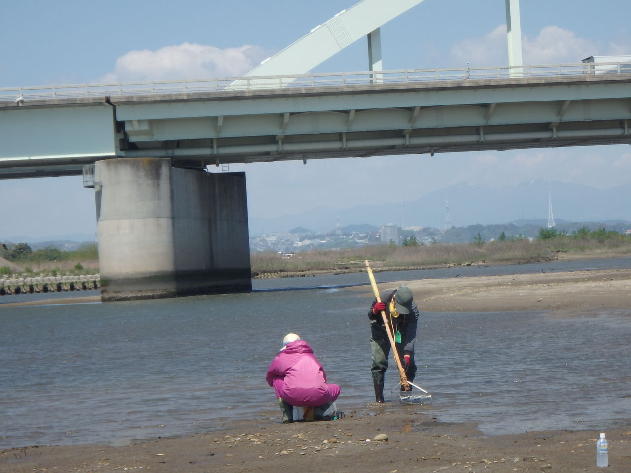 名取川のしじみ採り 漁師をめざし どんづまり温泉 名取川のしじみ採り 漁師をめざし どんづまり温泉