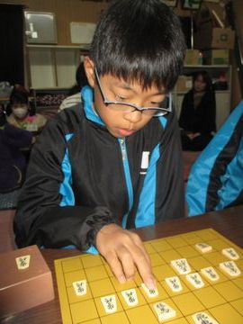 ４度目の優勝を飾った板井志道５級(50)