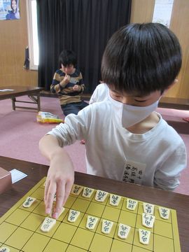 ■嘉挂椶量そ学児優勝を決めた盂蝉藤苅圧(50)