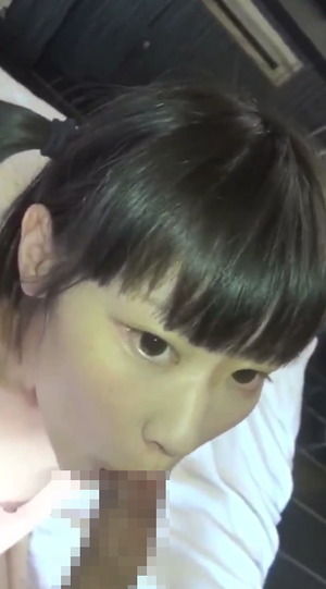 流出スマホ撮り！ロリ系美少女の手錠フェラ！