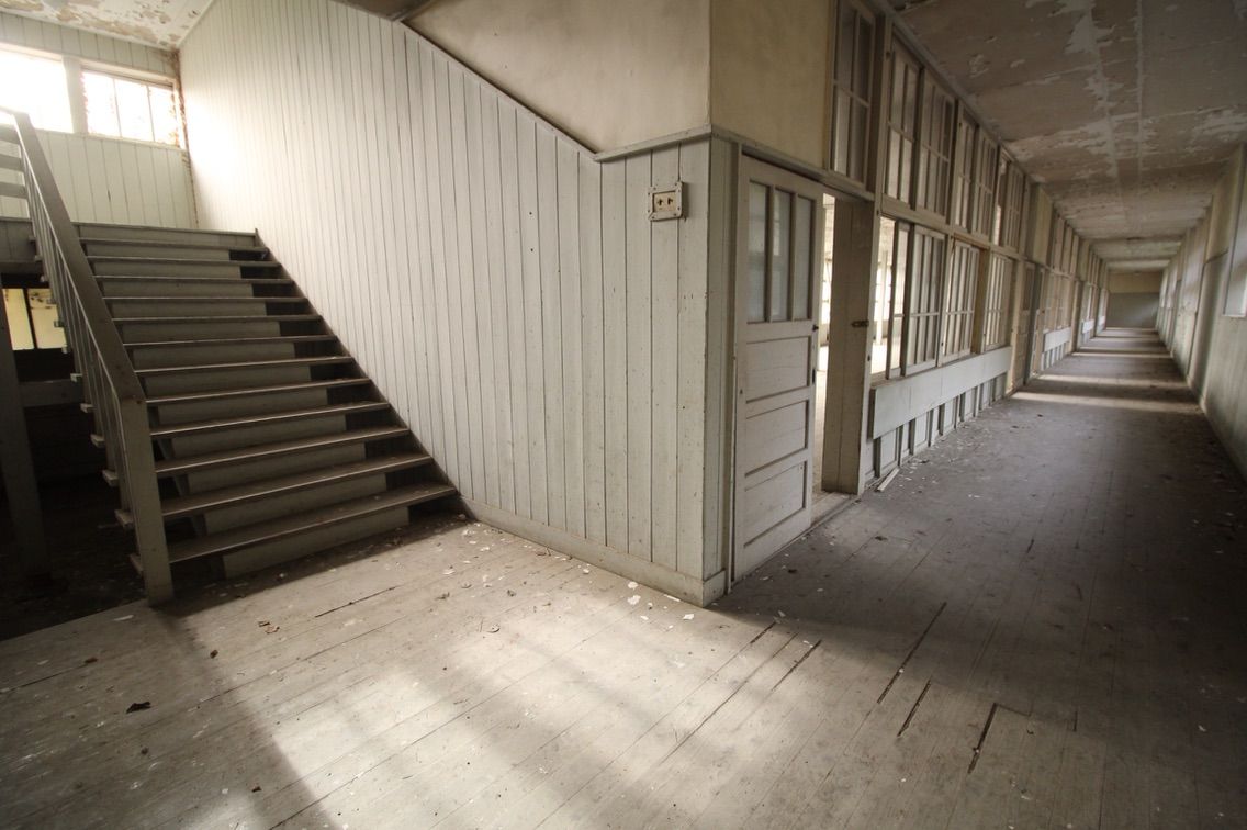 7 19 白い廃校 再訪 廃墟の記憶