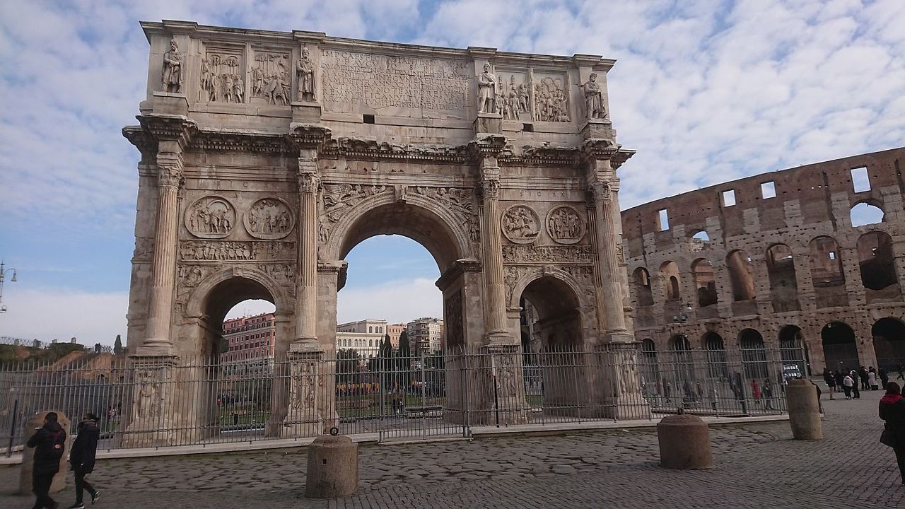 旅友のイタリア旅行2 ローマの街並みとコロッセオ Dora S Funny Life 楽しい旅とグルメな話 他 旅友のイタリア旅行2 ローマの街並みとコロッセオ Dora S Funny Life 楽しい旅とグルメな話 他