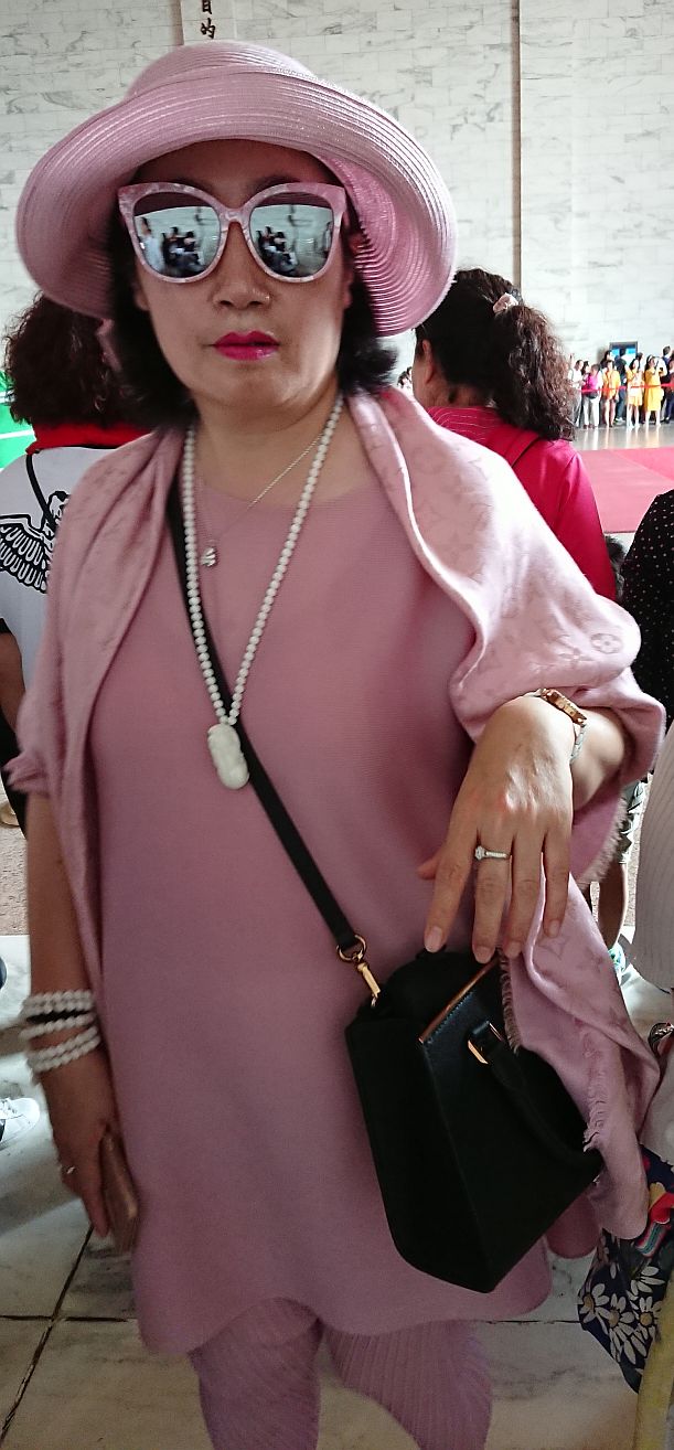 台湾旅行19 変な格好のおばさん Dora S Funny Life 楽しい旅とグルメな話 他 台湾旅行19 変な格好のおばさん Dora S Funny Life 楽しい旅とグルメな話 他