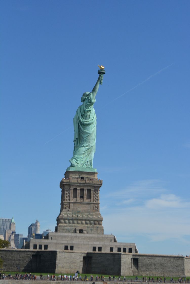 ニューヨーク旅行33 自由の女神が建つリバティ島へ向かう Dora S Funny Life 楽しい旅とグルメな話 他