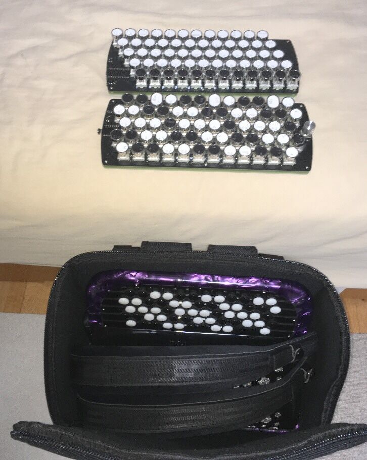 Bebe Medusa べべメデューサ アコーディオン 古臭く ストラップ