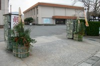 姶良小2010年お正月門松