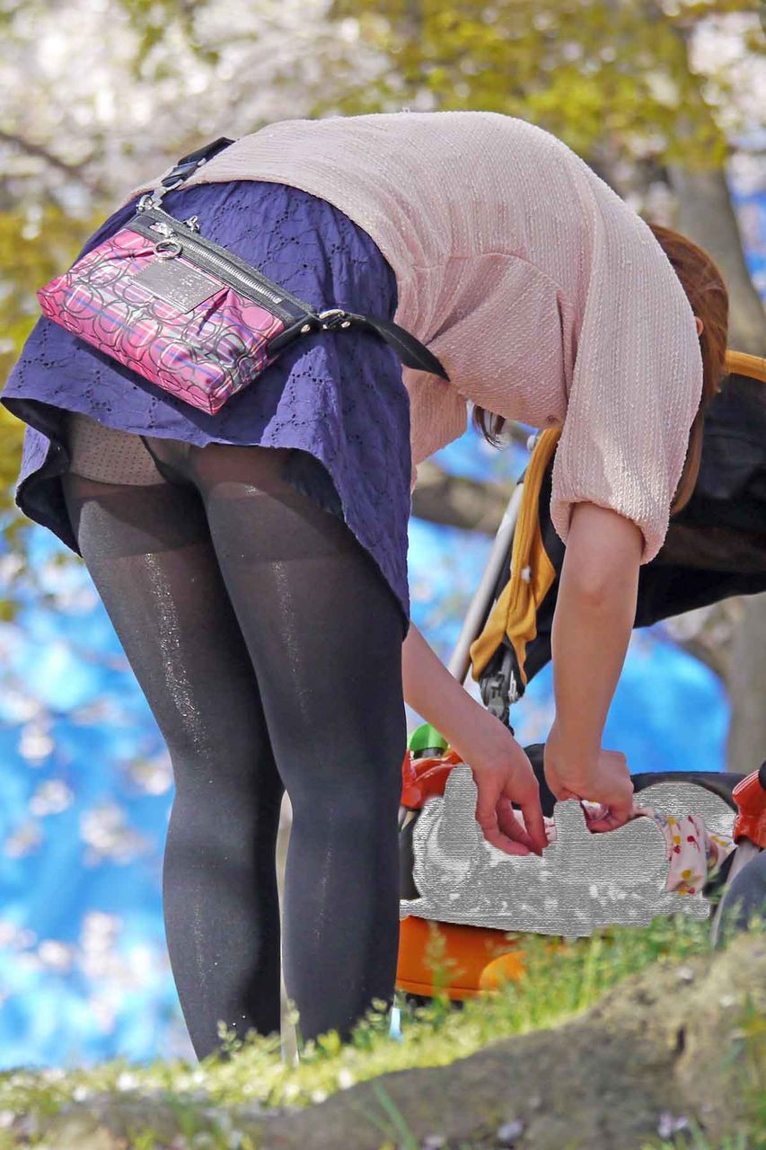母盗撮 若いママ（お母さん）盗撮風エロ画像 : 大人の世界