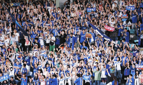 【朗報】中日主催試合の観客動員”過去最多”252万832人！　1試合平均3万5012人！！