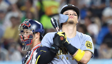 【悲報】佐藤輝明、記者に八つ当たり！！