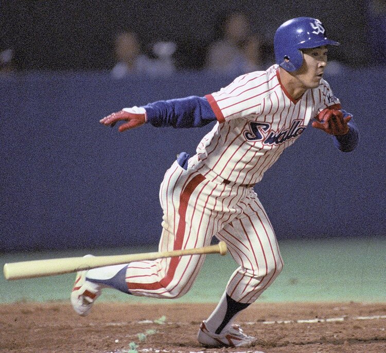 応援してるチームの監督が消えて、歴代背番号1の選手が全盛期で加入するボタン←おす？